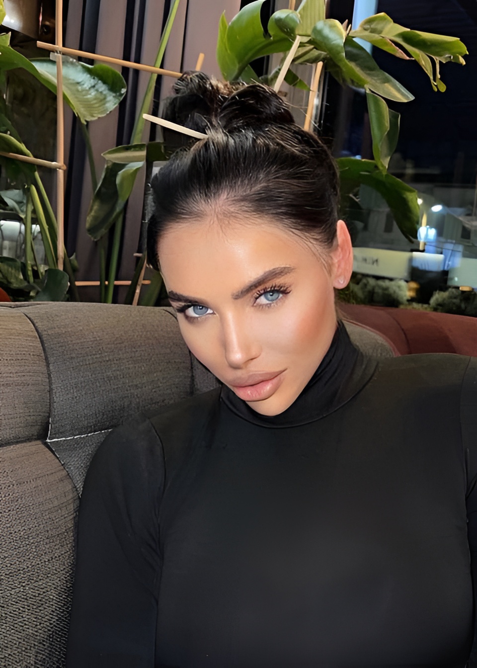 Индивидуалка МАЛЛИНА VIP, доступна для личного знакомства от 18000 руб