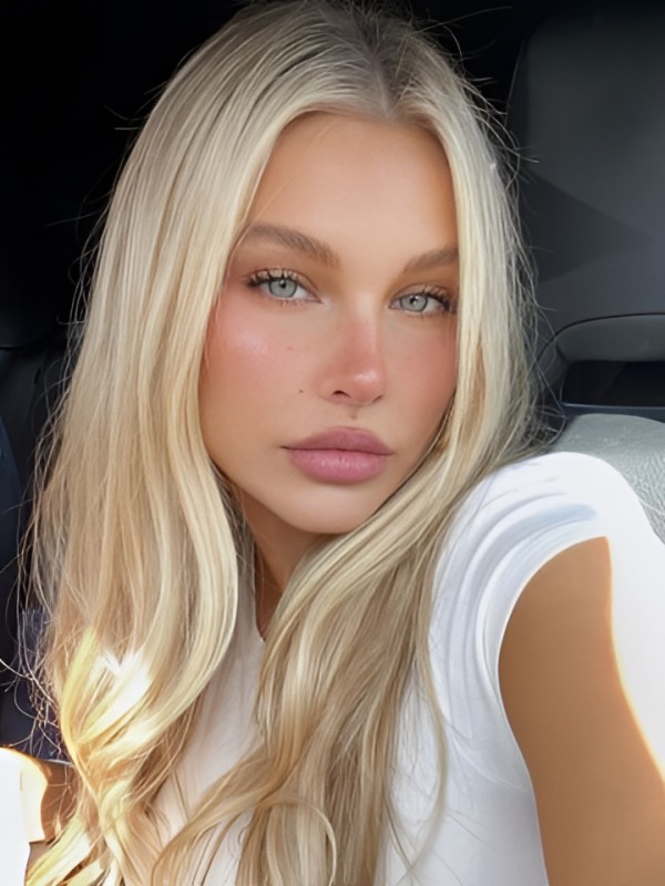 Адель привлекательная девушка из Сатка цена от 10000 руб