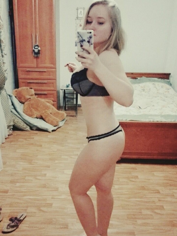 Лена привлекательная девушка из Сатка цена от 3000 руб