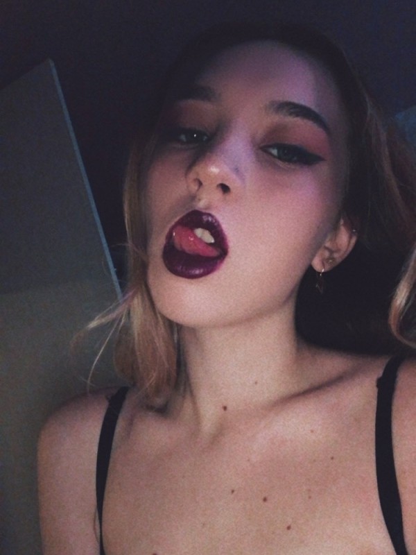 Инга привлекательная девушка из Сатка цена от 3500 руб