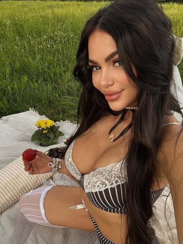 Люда привлекательная девушка из Сатка цена от 7000 руб